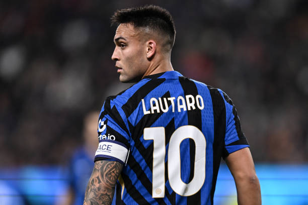 阿森納官宣：續約薩卡至2027！鎖定王牌未來四年長約！.